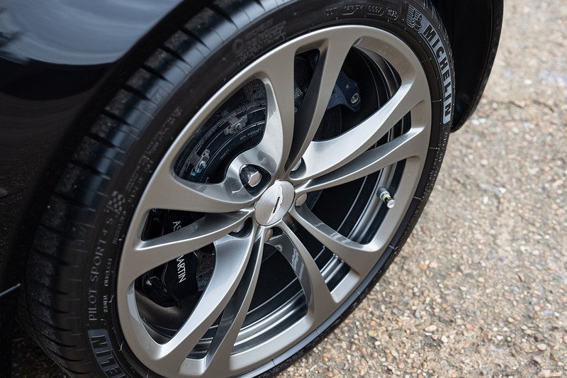 Aston Martin Vantage V12 - Large 43