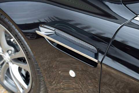 Aston Martin Vantage V12 - Large 23