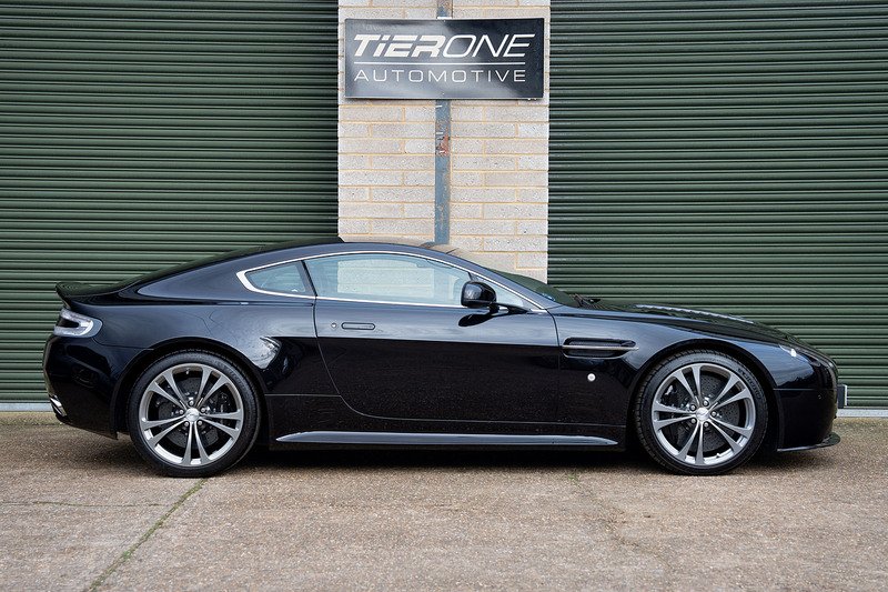 Aston Martin Vantage V12 - Large 2