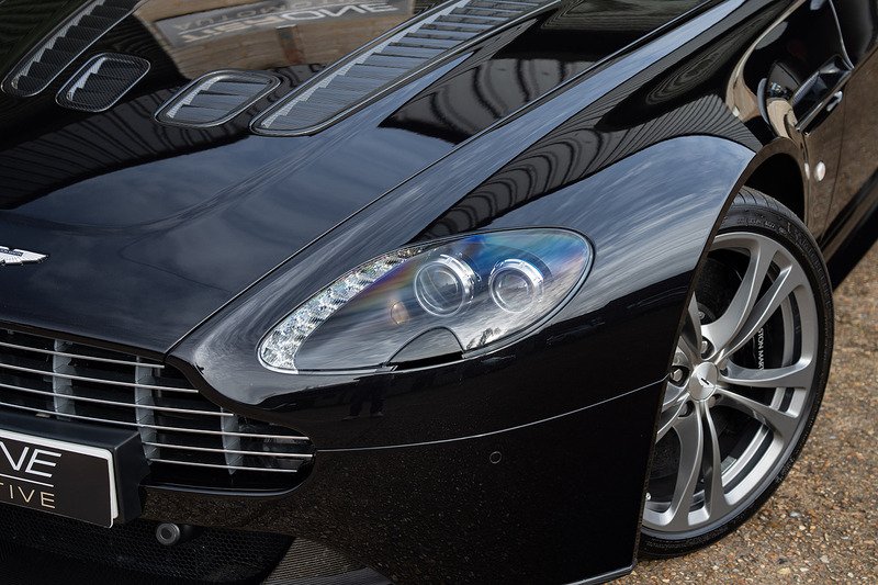 Aston Martin Vantage V12 - Large 20