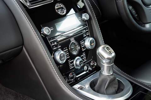 Aston Martin Vantage V12 - Large 26