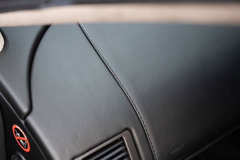 Aston Martin Vantage V12 - Large 30