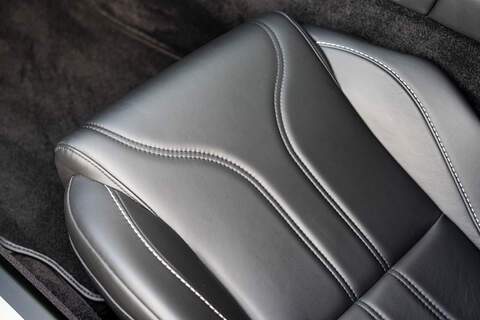 Aston Martin Vantage V12 - Large 14