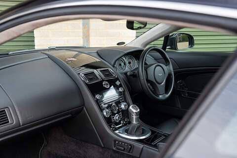 Aston Martin Vantage V12 - Large 4