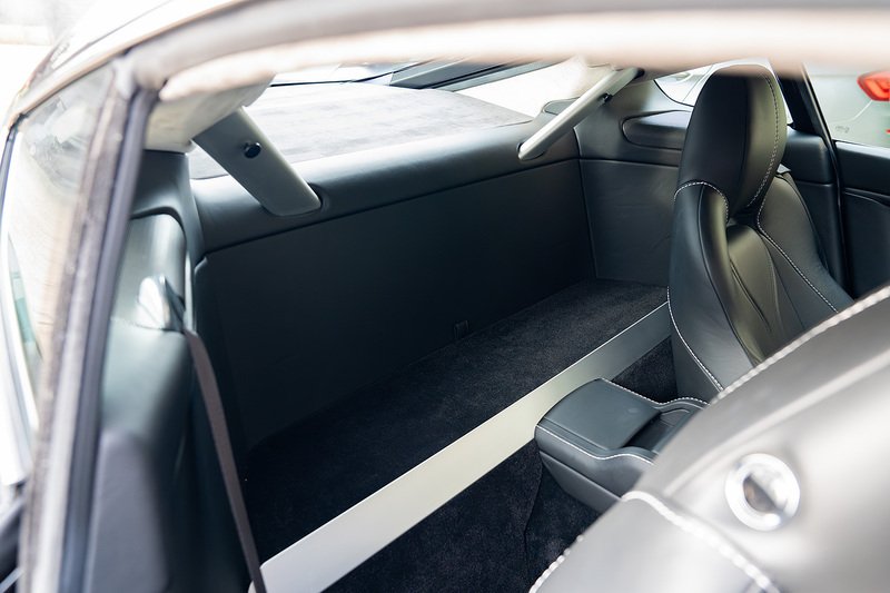 Aston Martin Vantage V12 - Large 45