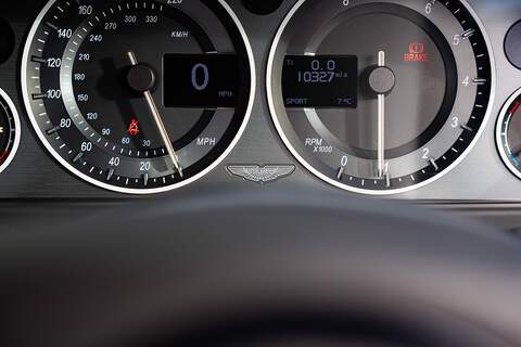 Aston Martin Vantage V12 - Large 31
