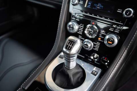 Aston Martin Vantage V12 - Large 34