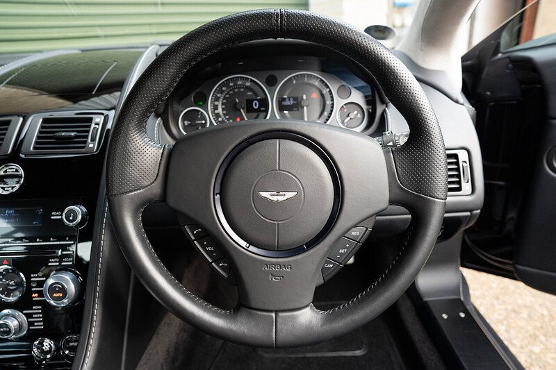 Aston Martin Vantage V12 - Large 11