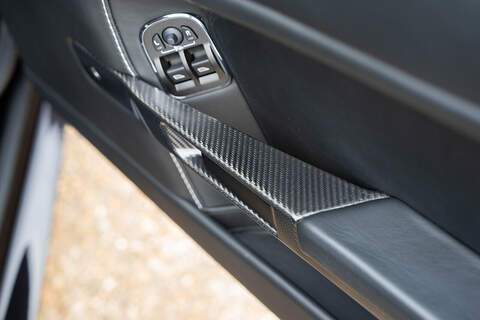 Aston Martin Vantage V12 - Large 27