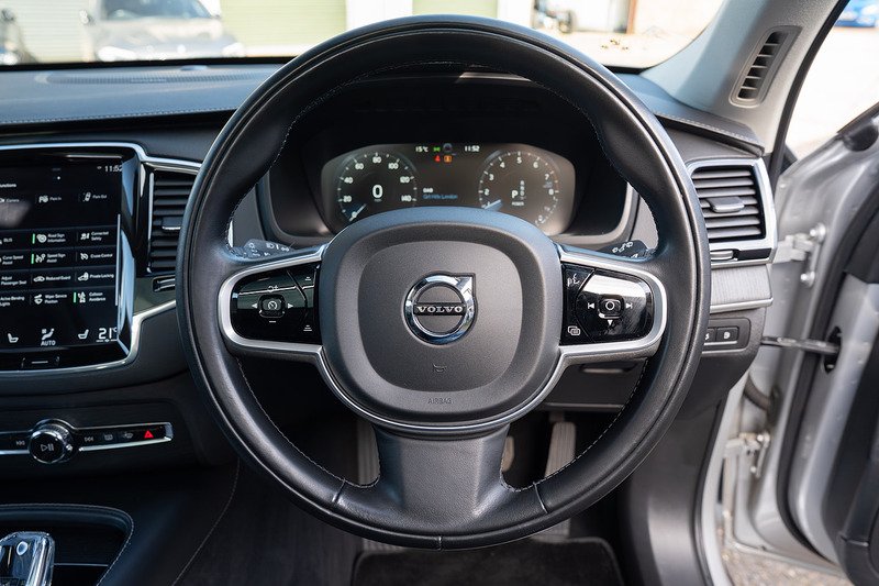 Volvo XC90 h T8 Twin Engine Inscription Pro - Large 17