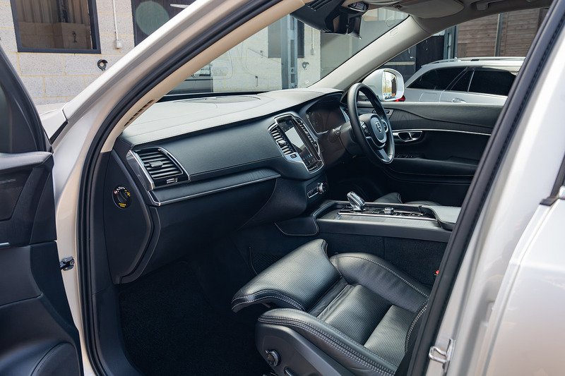 Volvo XC90 h T8 Twin Engine Inscription Pro - Large 28
