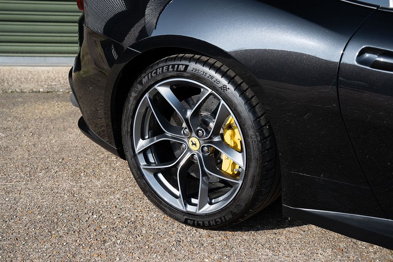 Ferrari GTC4Lusso T V8 - Large 25