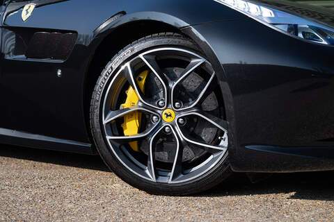 Ferrari GTC4Lusso T V8 - Large 21