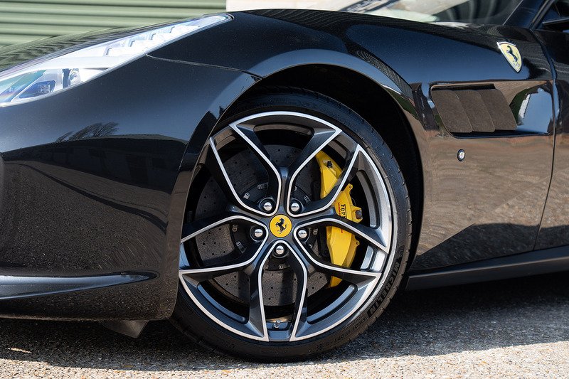 Ferrari GTC4Lusso T V8 - Large 49