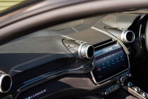 Ferrari GTC4Lusso T V8 - Large 31