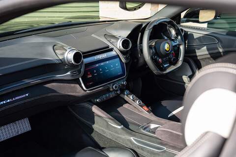 Ferrari GTC4Lusso T V8 - Large 4