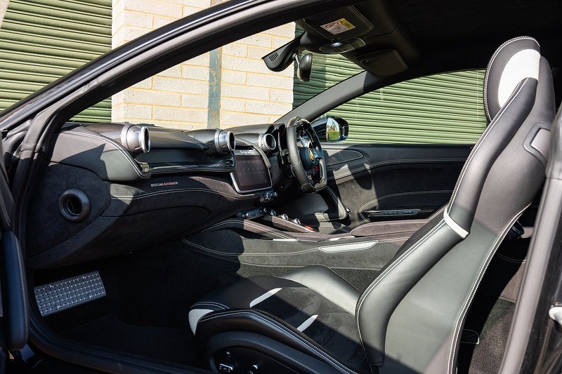 Ferrari GTC4Lusso T V8 - Large 3