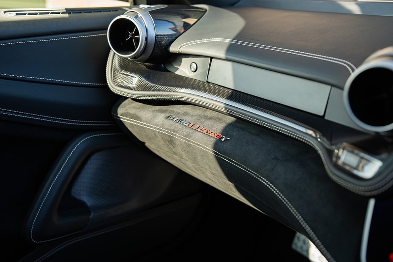 Ferrari GTC4Lusso T V8 - Large 16