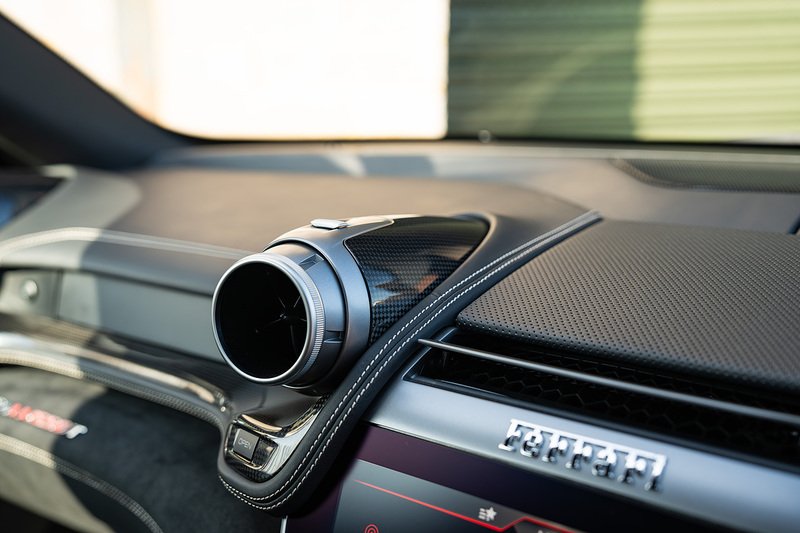 Ferrari GTC4Lusso T V8 - Large 11