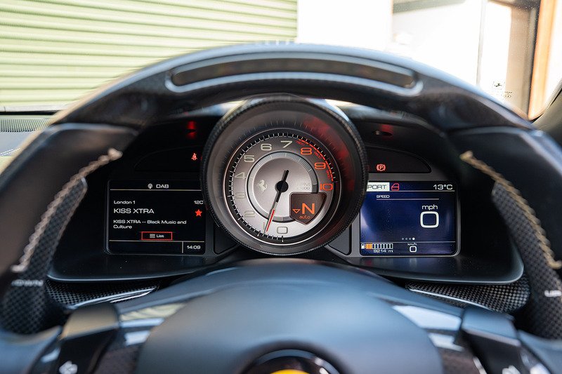 Ferrari GTC4Lusso T V8 - Large 13