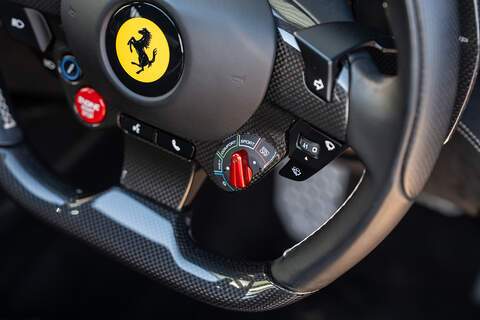 Ferrari GTC4Lusso T V8 - Large 15