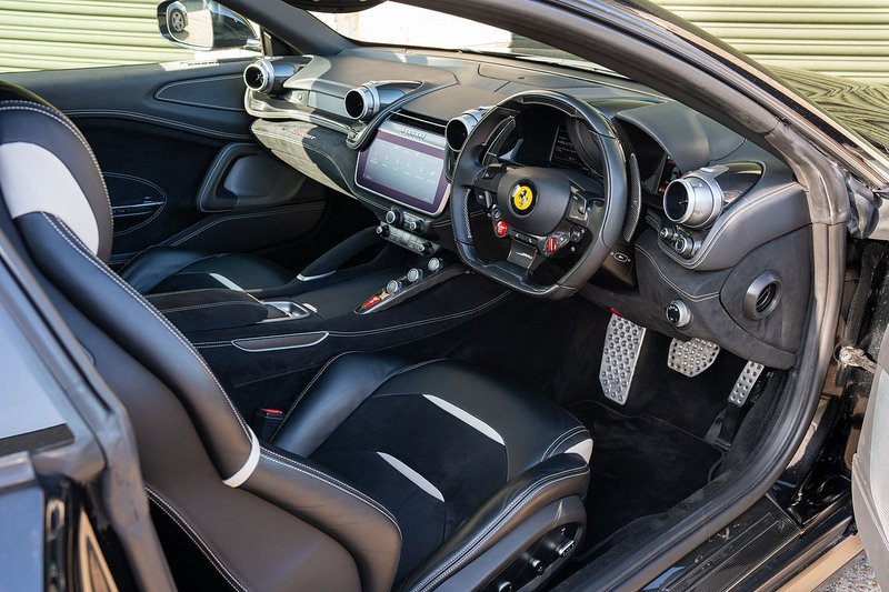 Ferrari GTC4Lusso T V8 - Large 10