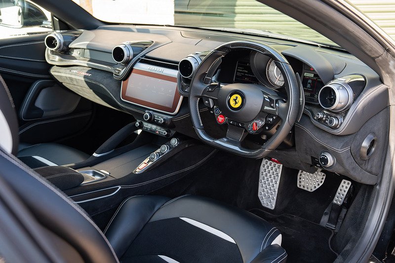 Ferrari GTC4Lusso T V8 - Large 33