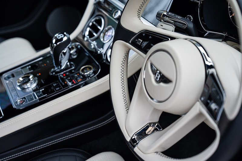 Bentley Continental W12 GT - Large 43