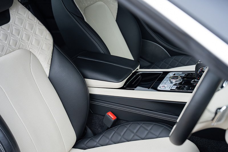 Bentley Continental W12 GT - Large 46