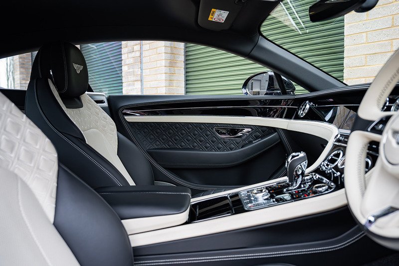 Bentley Continental W12 GT - Large 36