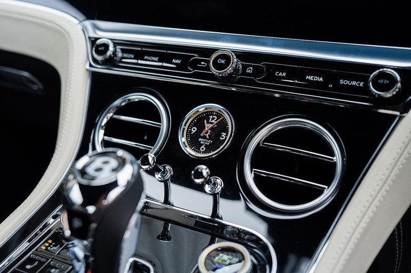 Bentley Continental W12 GT - Large 39