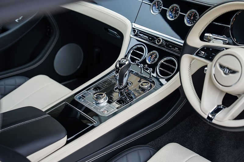 Bentley Continental W12 GT - Large 12