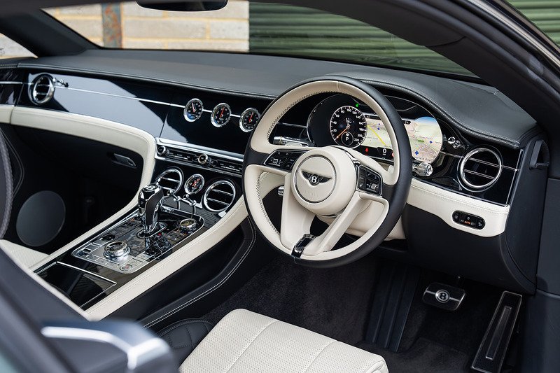 Bentley Continental W12 GT - Large 66