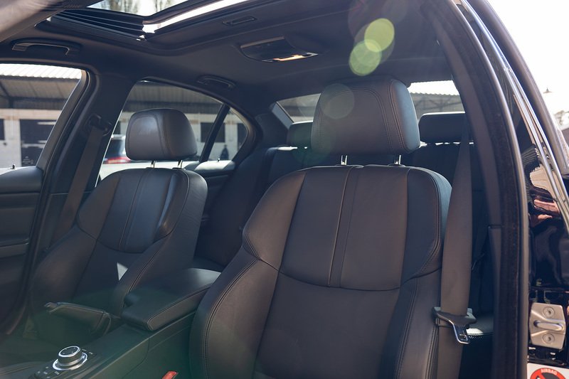 BMW M3 iV8 - Large 11