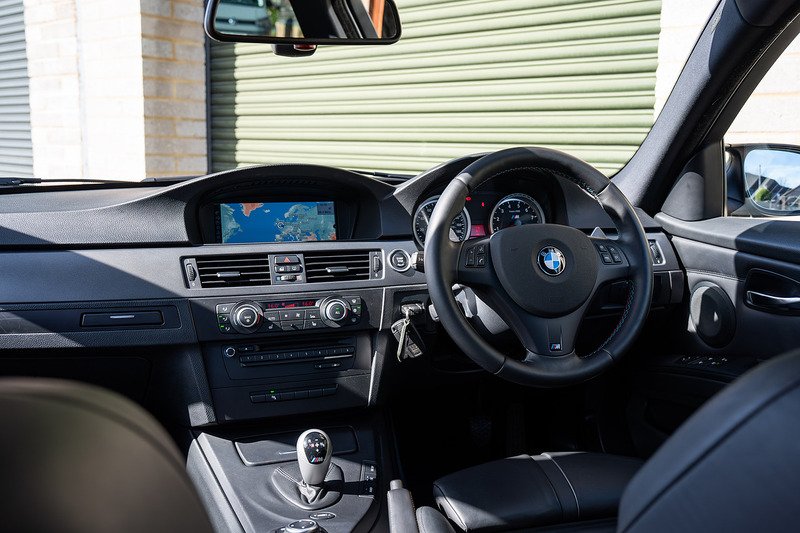 BMW M3 iV8 - Large 5