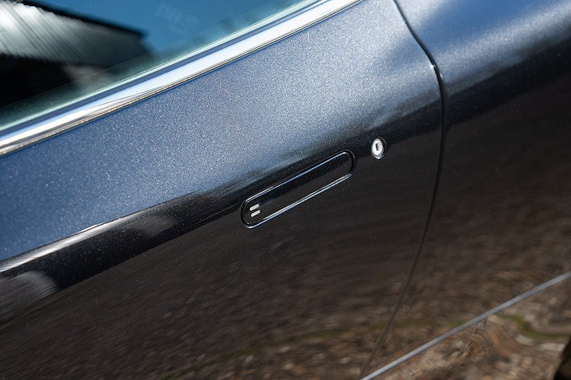 Aston Martin DBS V12 Carbon Black - Large 26