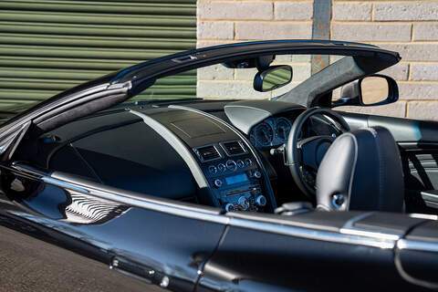 Aston Martin DBS V12 Carbon Black - Large 31
