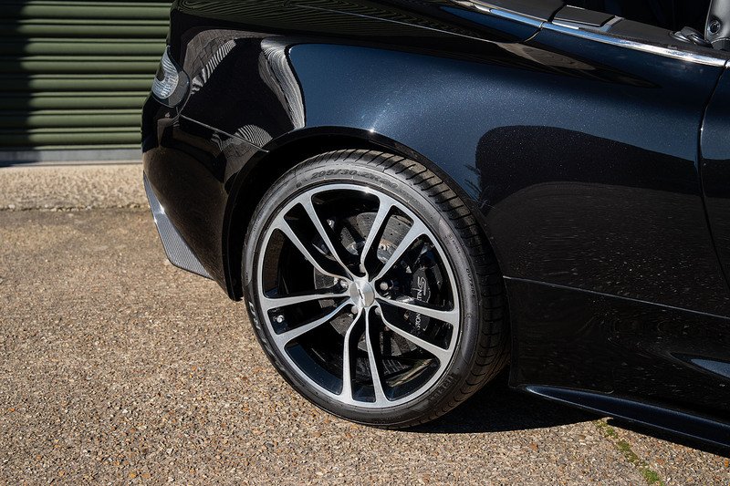 Aston Martin DBS V12 Carbon Black - Large 29