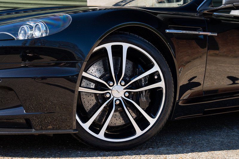 Aston Martin DBS V12 Carbon Black - Large 6