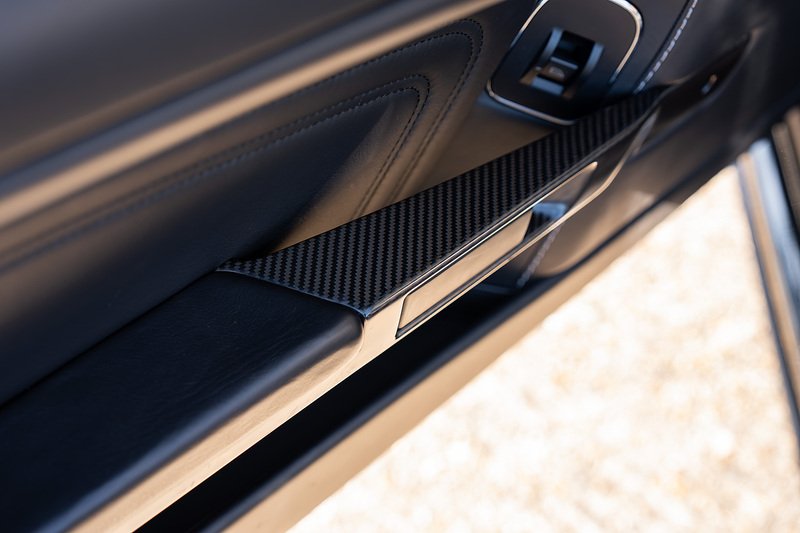 Aston Martin DBS V12 Carbon Black - Large 17