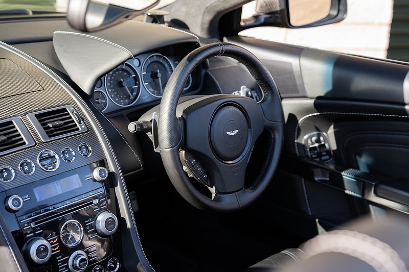 Aston Martin DBS V12 Carbon Black - Large 45