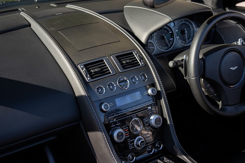 Aston Martin DBS V12 Carbon Black - Large 21