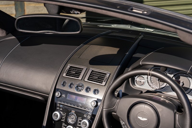 Aston Martin DBS V12 Carbon Black - Large 48