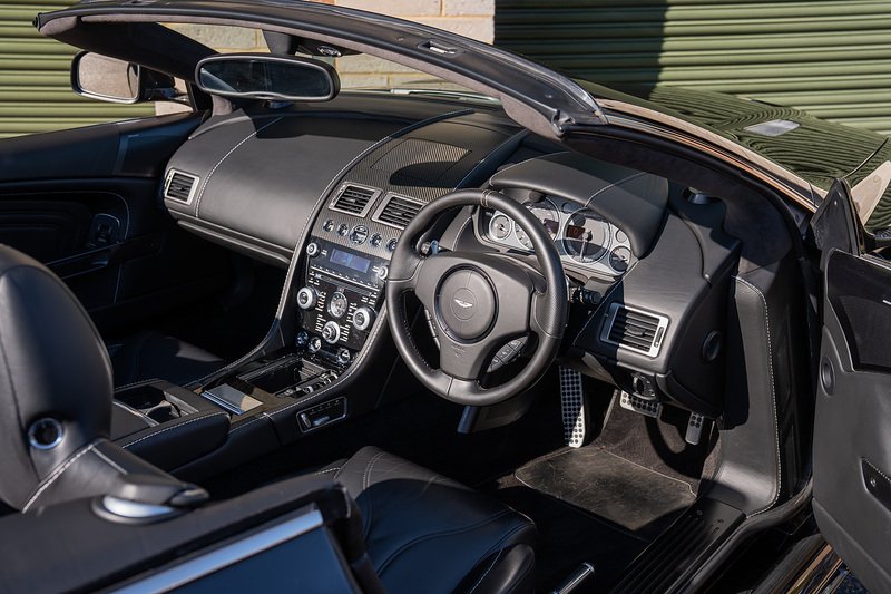 Aston Martin DBS V12 Carbon Black - Large 47