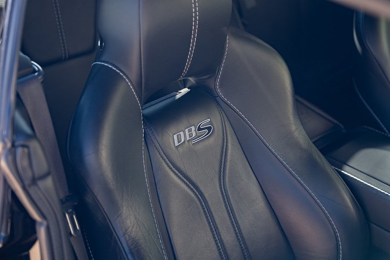 Aston Martin DBS V12 Carbon Black - Large 35