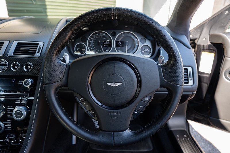 Aston Martin DBS V12 Carbon Black - Large 36
