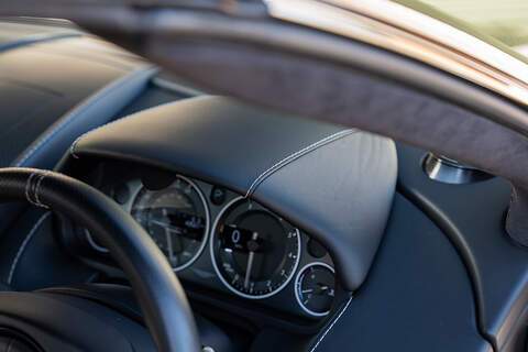 Aston Martin DBS V12 Carbon Black - Large 37
