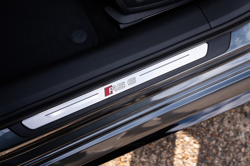 Audi RS6 Avant TFSI V8 - Large 48