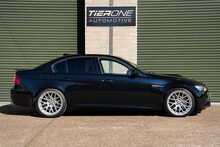 BMW M3 iV8 - U850