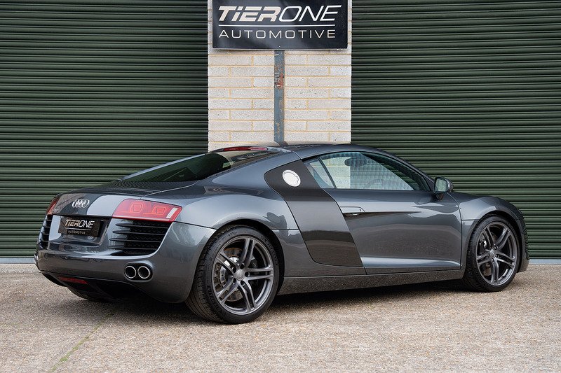 Audi R8 FSI V8 - Large 1